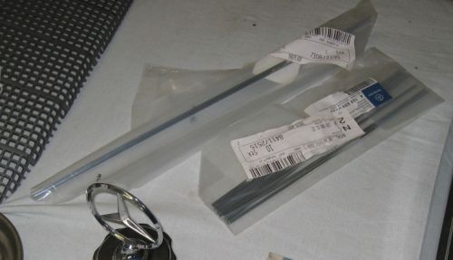 110 888 0122   Zierleiste Kühlergrill quer 30,5 cm